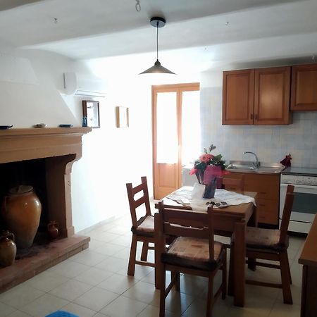 הוילה Civita Campomarano Da Nonna Ida מראה חיצוני תמונה