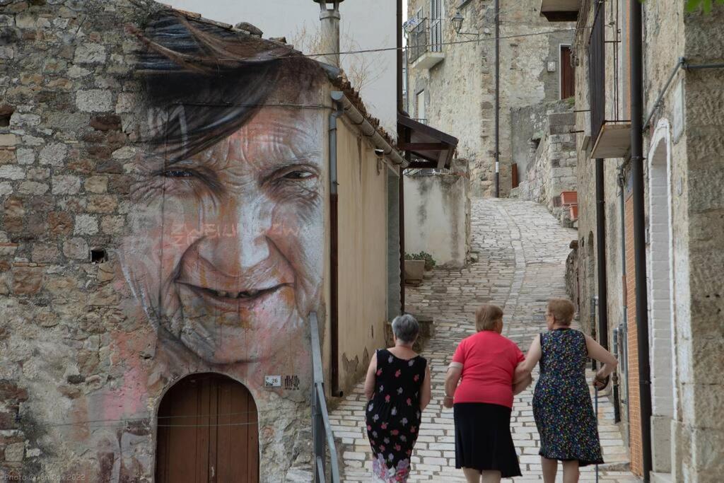 הוילה Civita Campomarano Da Nonna Ida מראה חיצוני תמונה